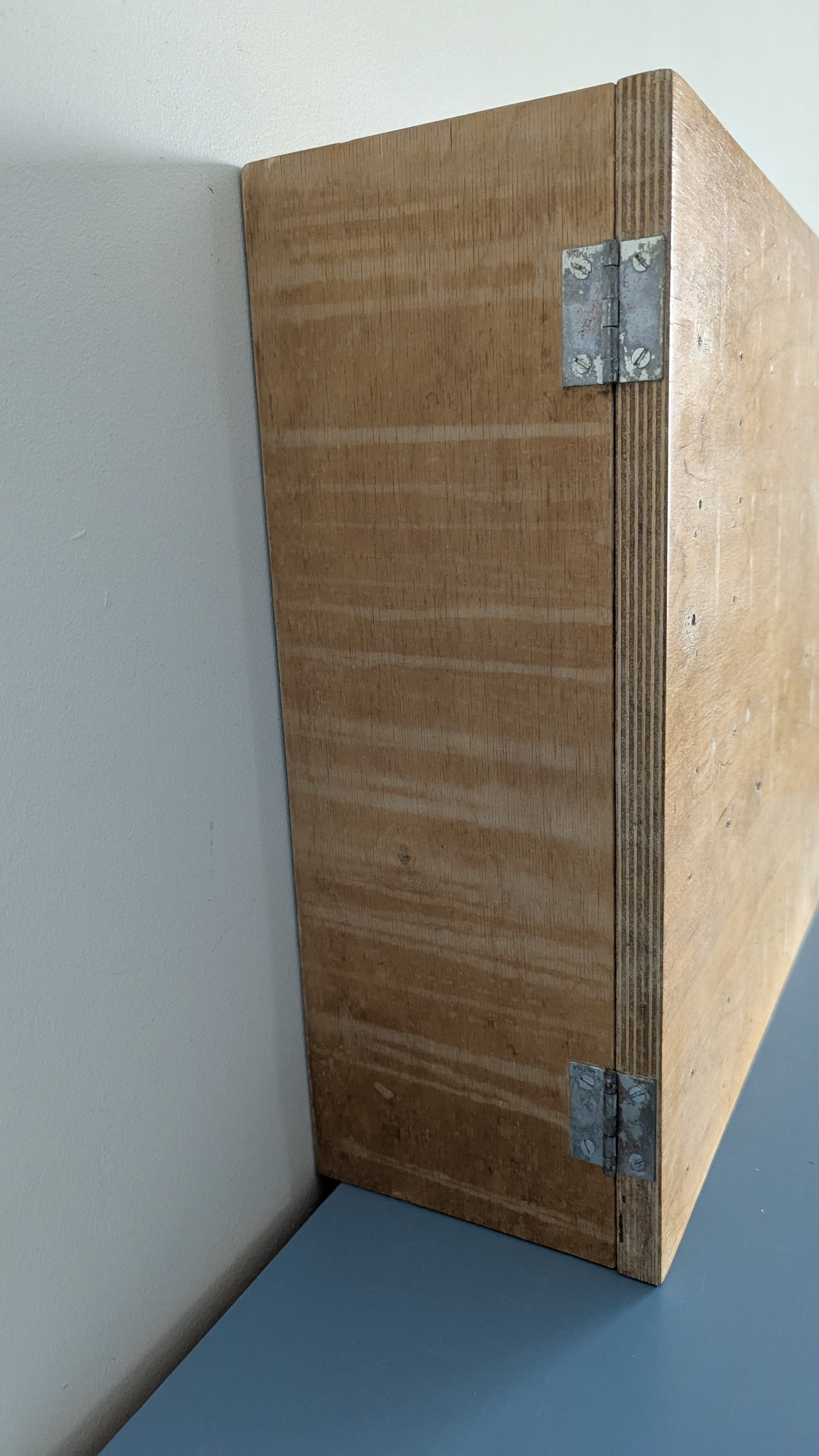 Puinen Lokerikko / Lokerikkokaappi (28-lokerikkoa)