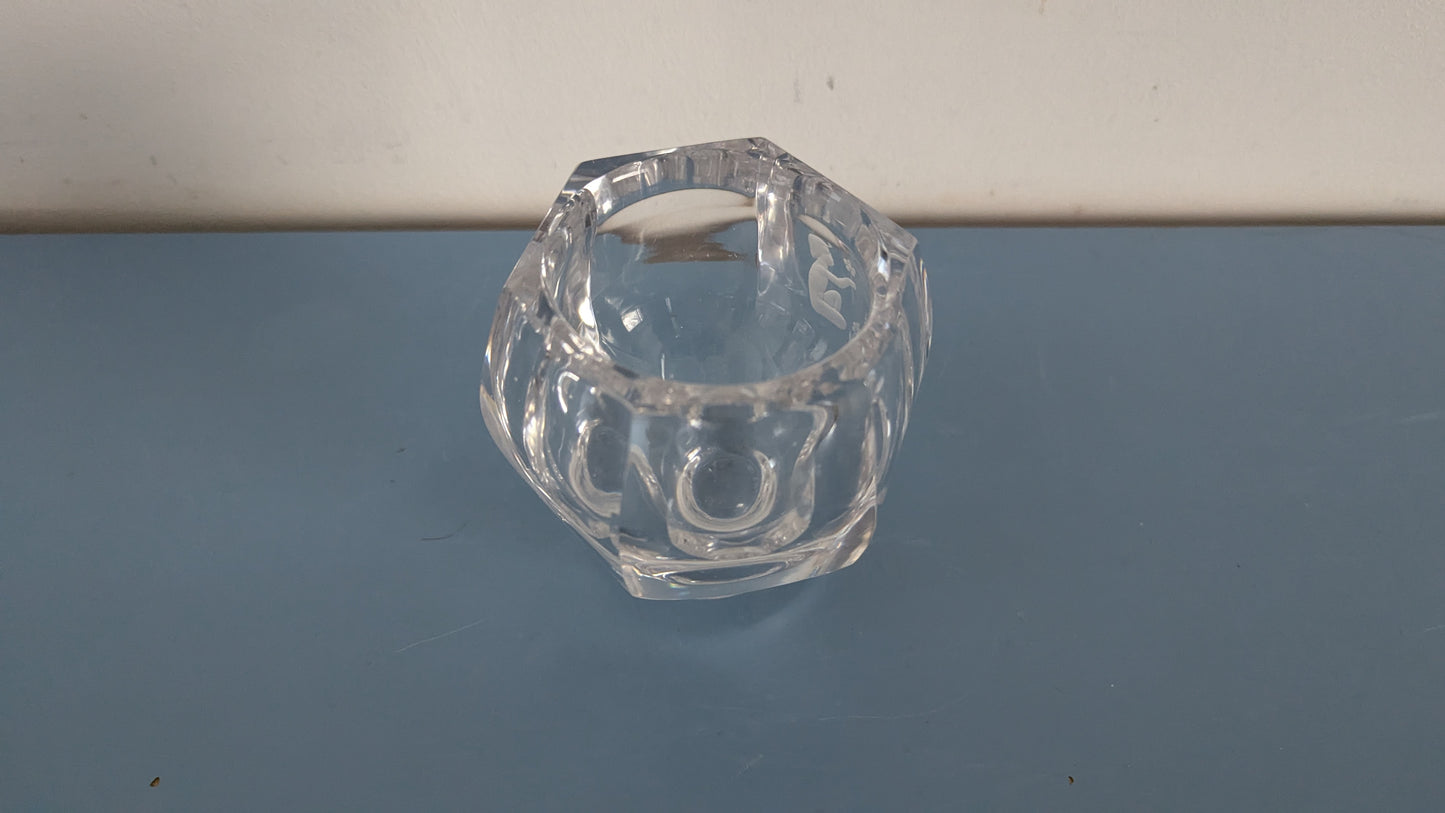 Kosta Boda - Kuvioetsattu Kristallinen Tuikkukippo (1745/1001)