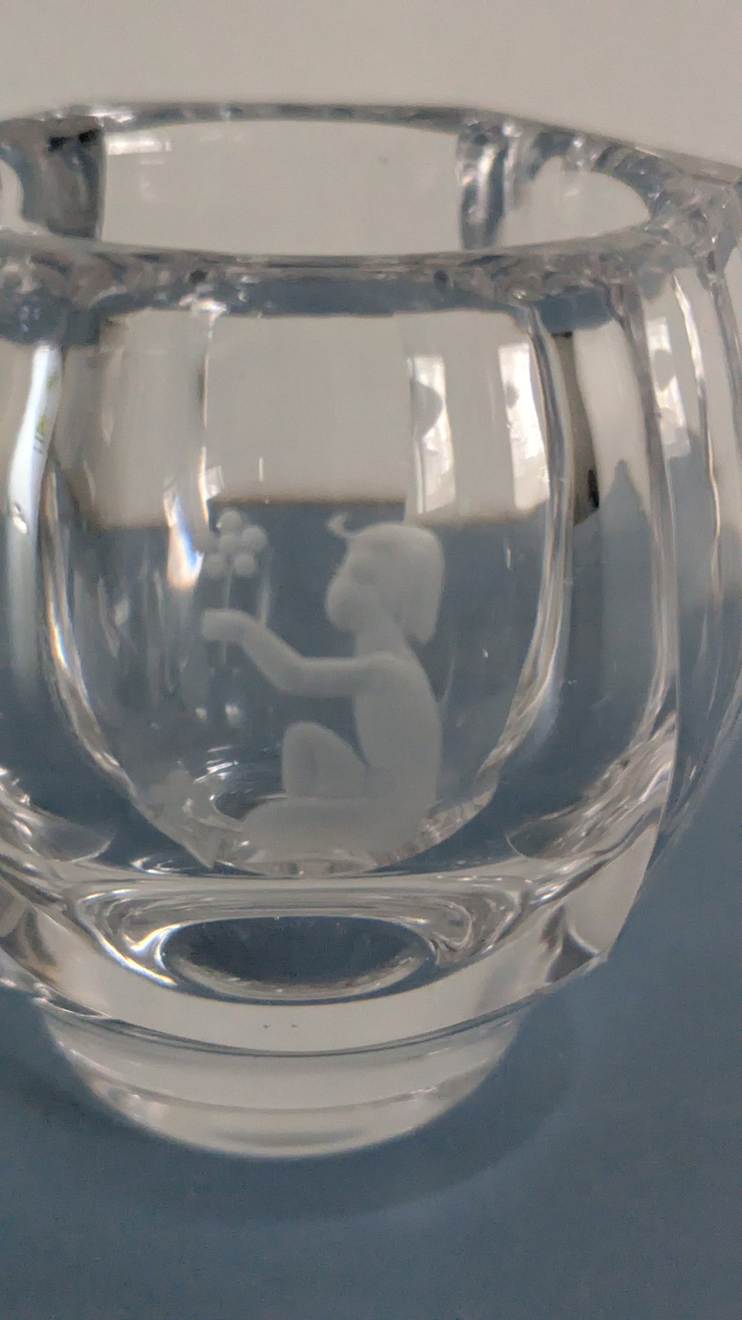 Kosta Boda - Kuvioetsattu Kristallinen Tuikkukippo (1745/1001)