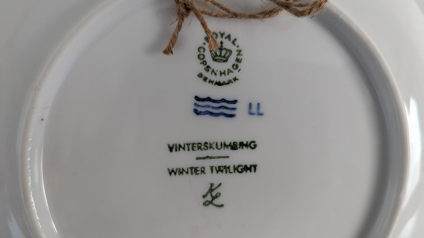 Royal Copenhagen - Winter Twilight Joululautanen 1974 (Kaj Lange)