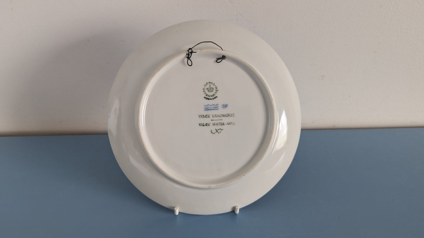 Royal Copenhagen - Vibaek Water-Mill Joululautanen 1976 (Kaj Lange)