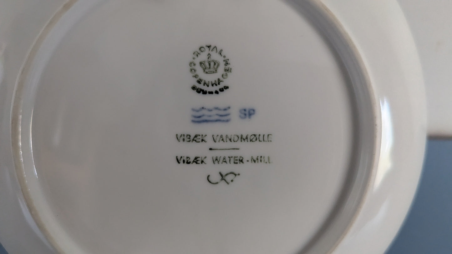 Royal Copenhagen - Vibaek Water-Mill Joululautanen 1976 (Kaj Lange)