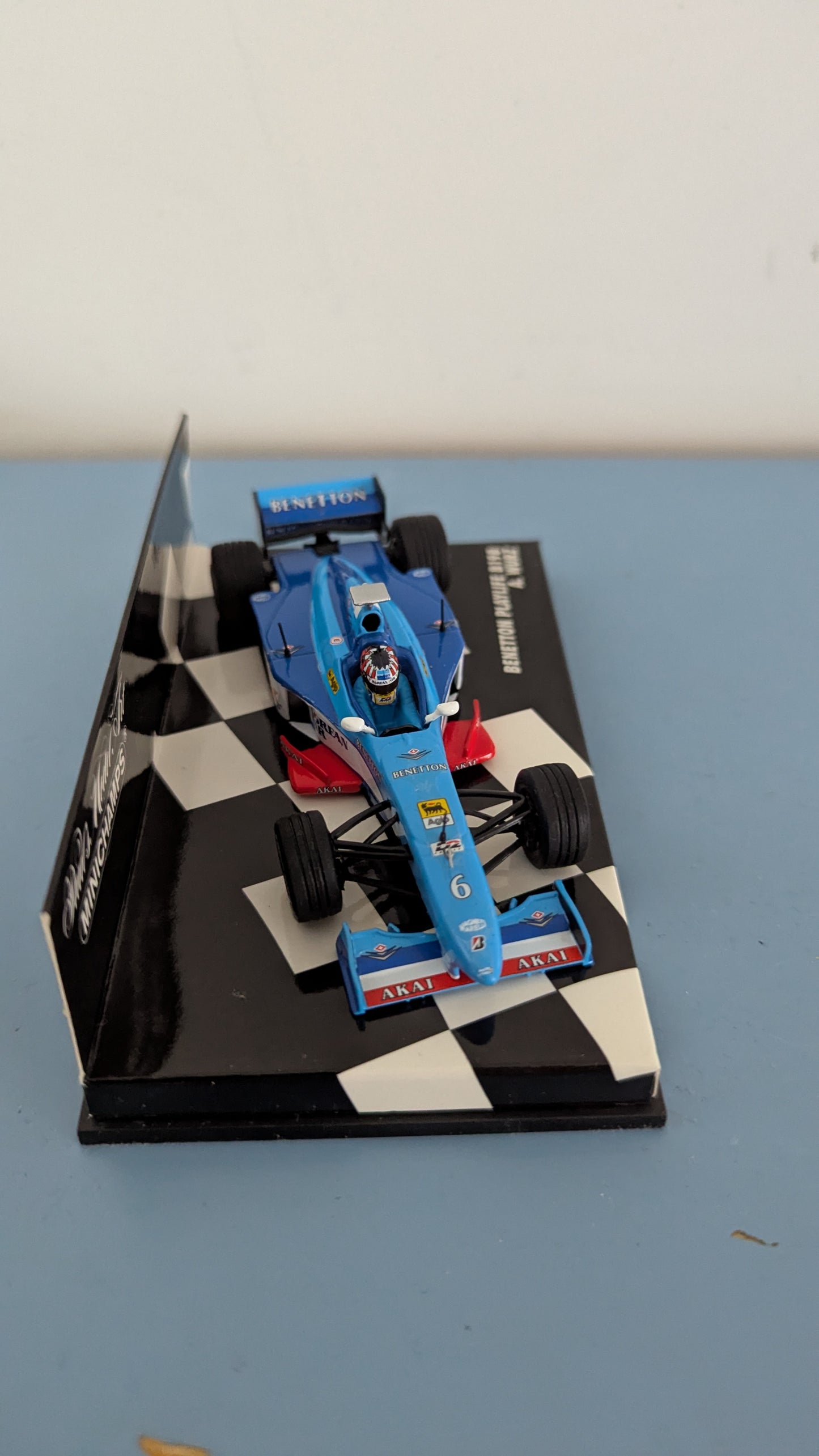 MiniChamps - Benetton Playlife B198 / Alexander Wurz (Alkuperäisessä Paketissa)