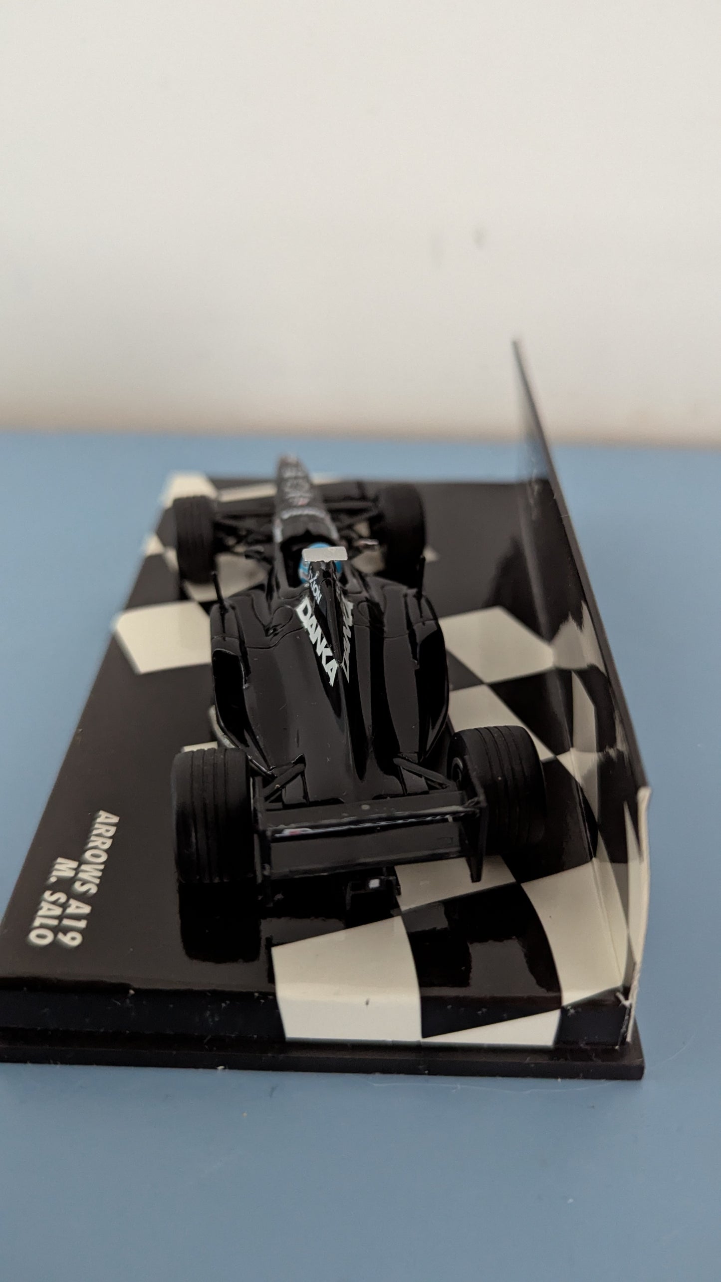 MiniChamps - Arrows A19 / Mika Salo (Alkuperäisessä Paketissa)
