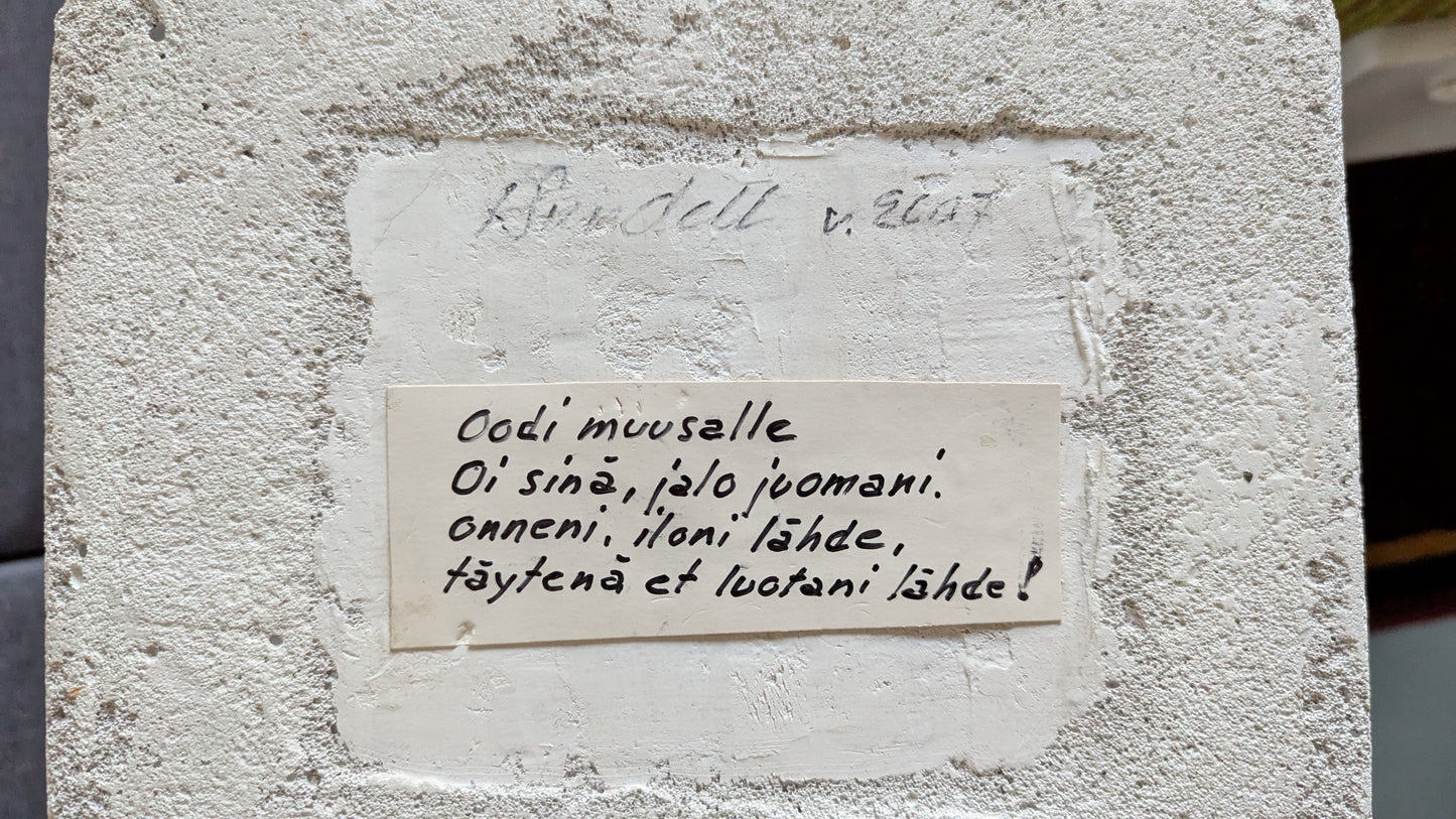 Kalevi Sundell - Oodi Muusalla Veistos (ISO, Korkeus: 57cm, Signeerattu, 2007)