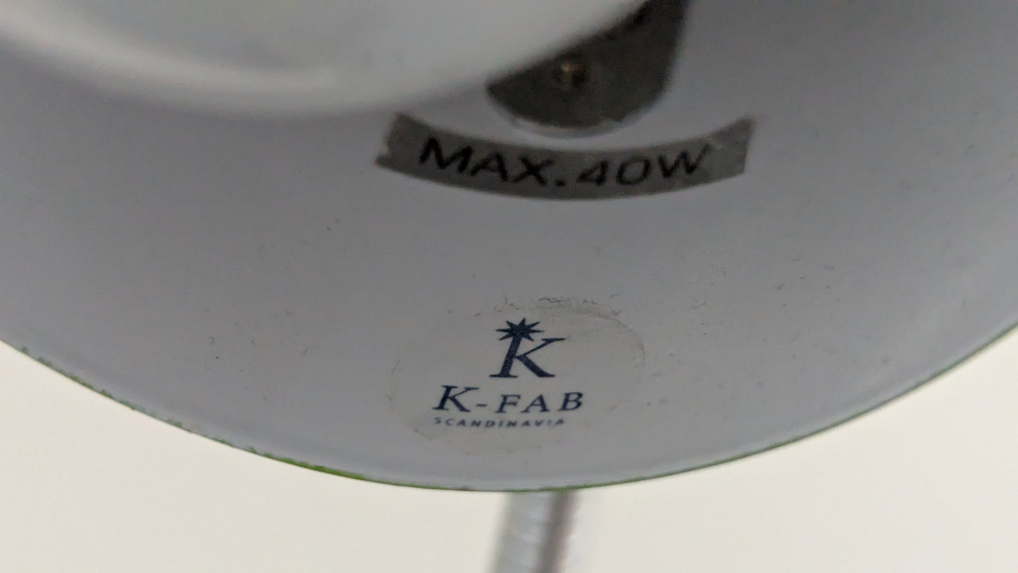 K-FAB Scandinavia - Pöytälamppu (Limenvihreä)