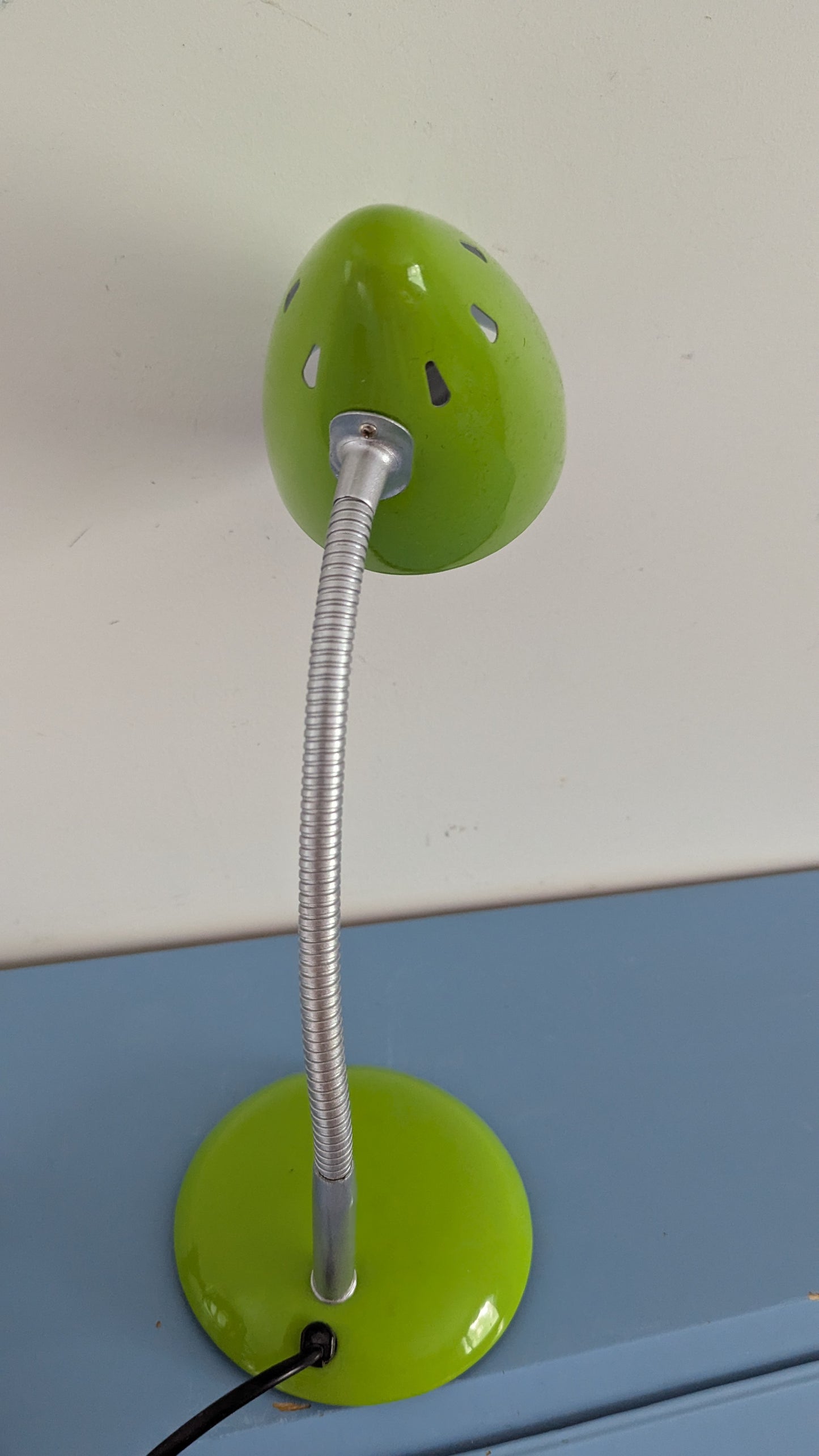 K-FAB Scandinavia - Pöytälamppu (Limenvihreä)