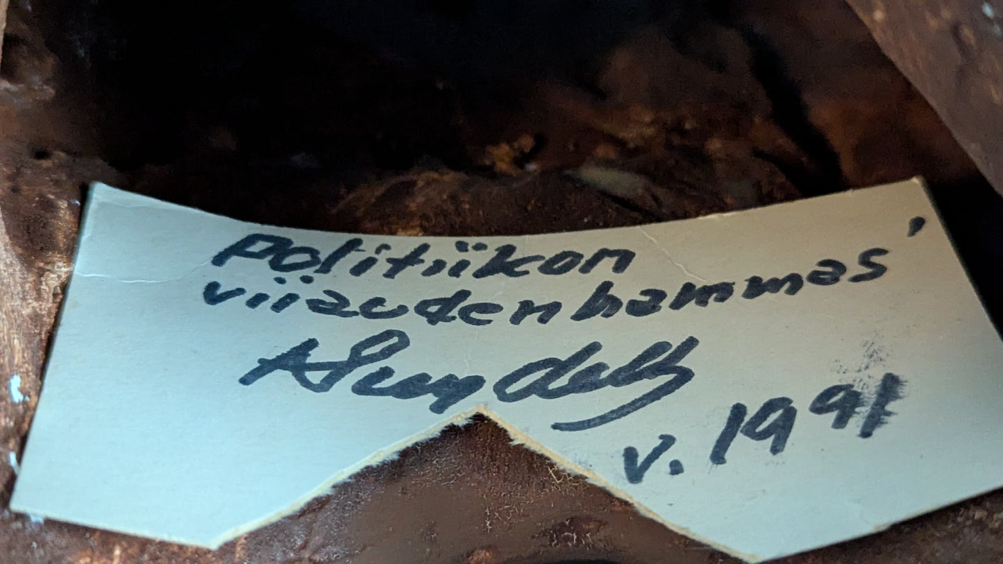 Kalevi Sundell - Politiikon Viisaudenhammas (Signeerattu Kipsiveistos 1991)