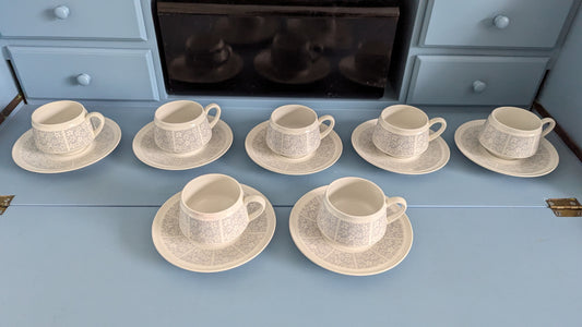 Arabia Pitsi Kahviastiasto Seitsemälle Hengelle (14-osainen, 1967-1974)