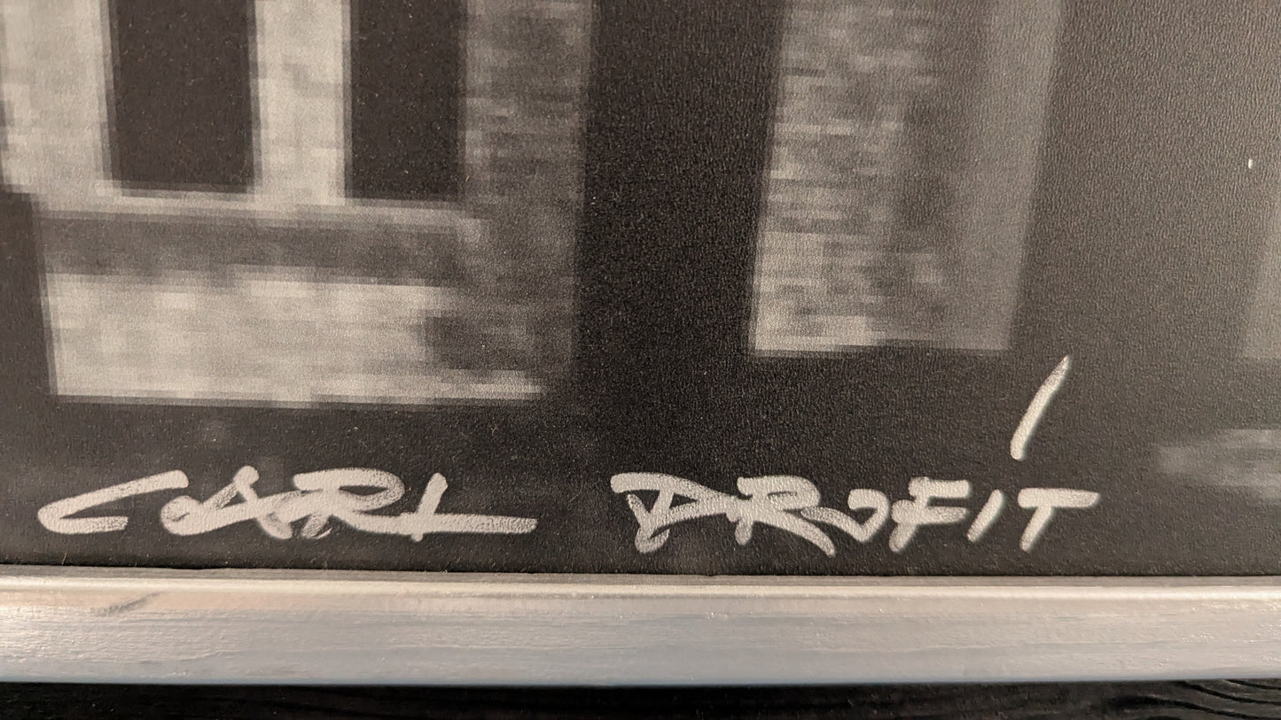 Carl Profit - Universal City (Signeerattu Sekatekniikka)