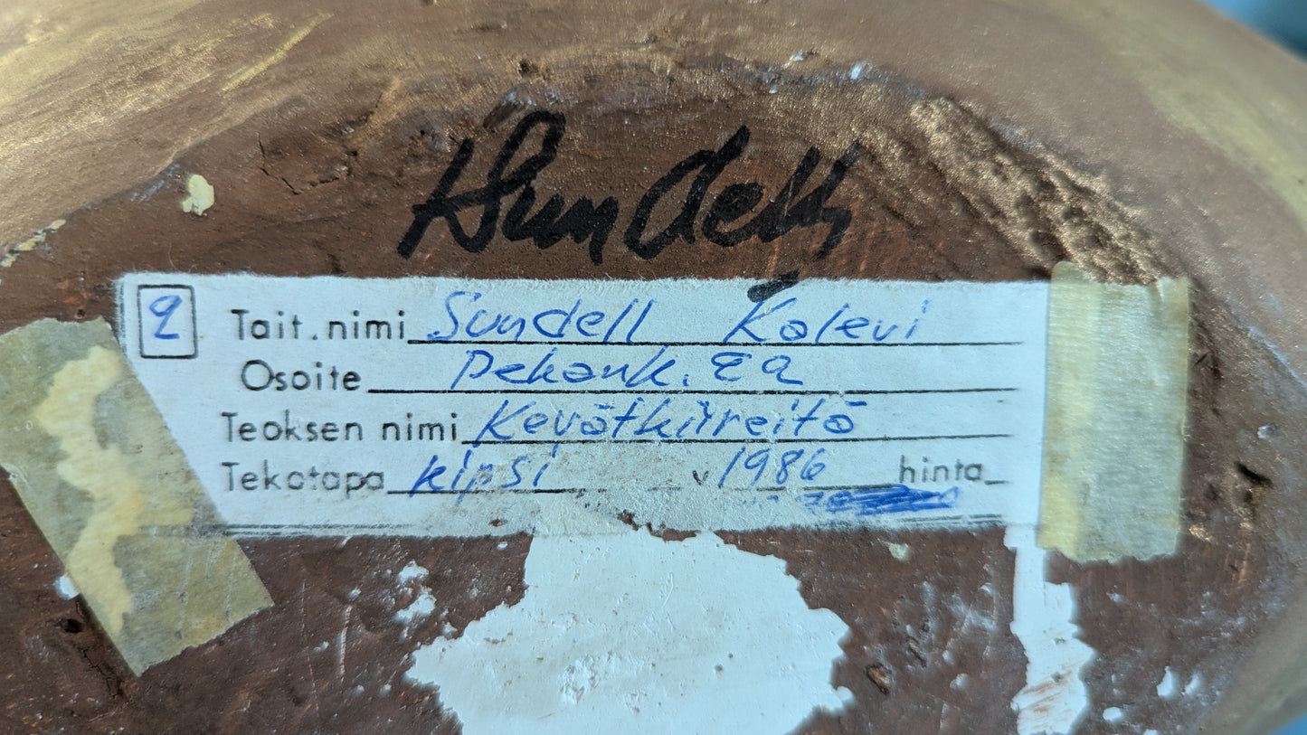 Kalevi Sundell - Kevätkiireitä (Signeerattu Kipsipatsas, 1986)
