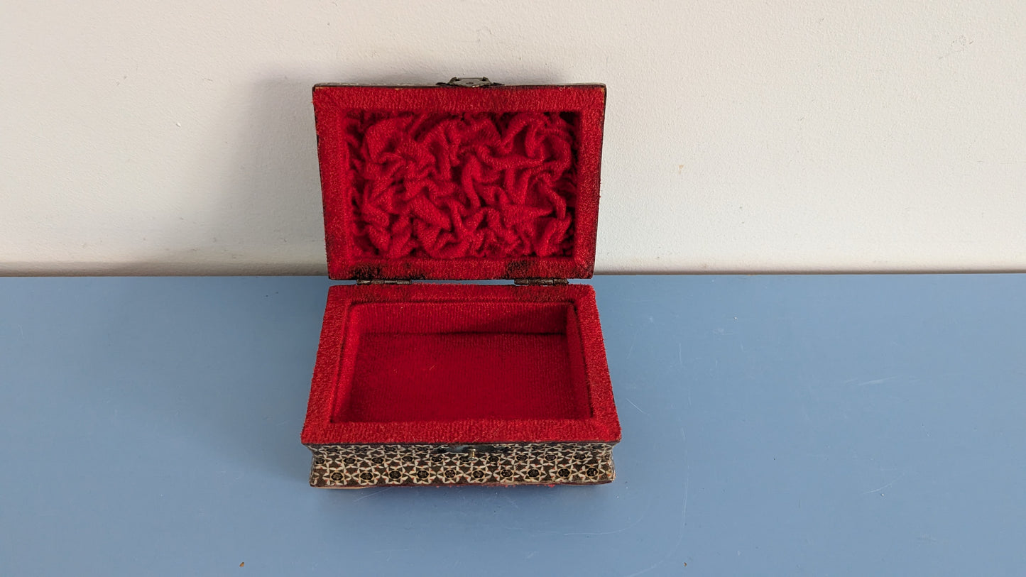 Vanha Persialaistyylinen Korurasia / Puurasia (Sisällä Kangaspäällyste)