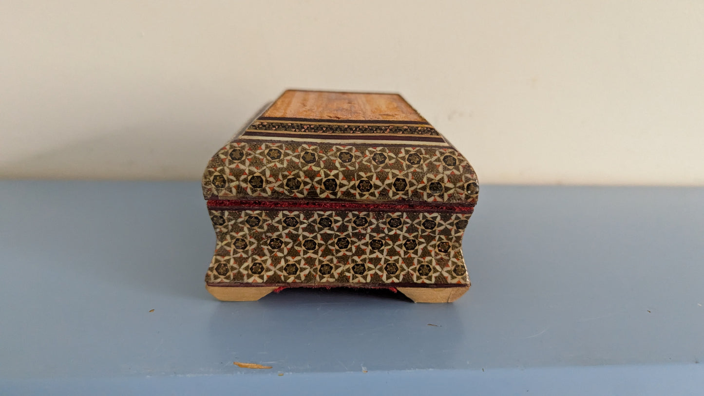 Vanha Persialaistyylinen Korurasia / Puurasia (Sisällä Kangaspäällyste)