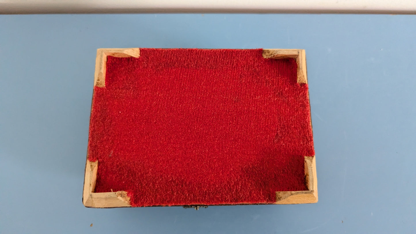 Vanha Persialaistyylinen Korurasia / Puurasia (Sisällä Kangaspäällyste)