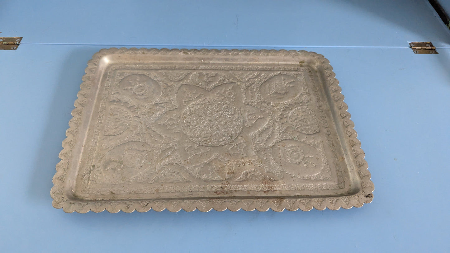 Vanha Persialainen Metallinen Tarjotin (Signeerattu)