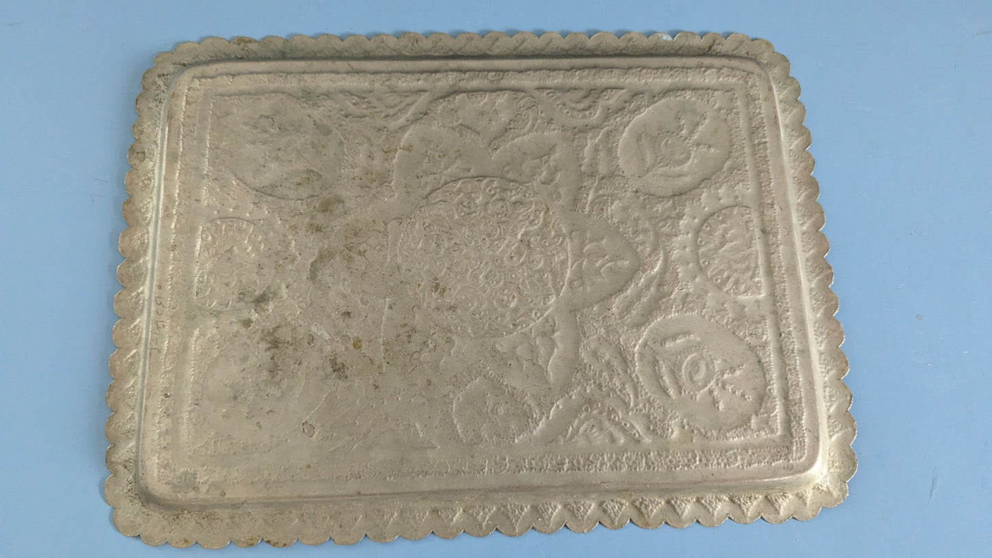 Vanha Persialainen Metallinen Tarjotin (Signeerattu)