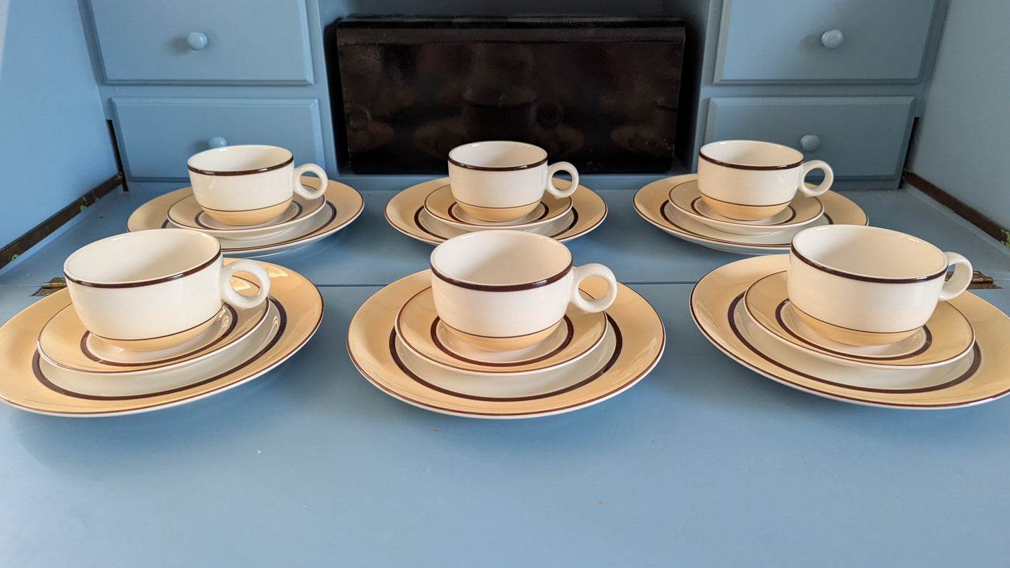 Arabia Olki Kahviastiasto Kuudelle Hengelle (18-osaa, 1998-2002, Stig Lindberg)