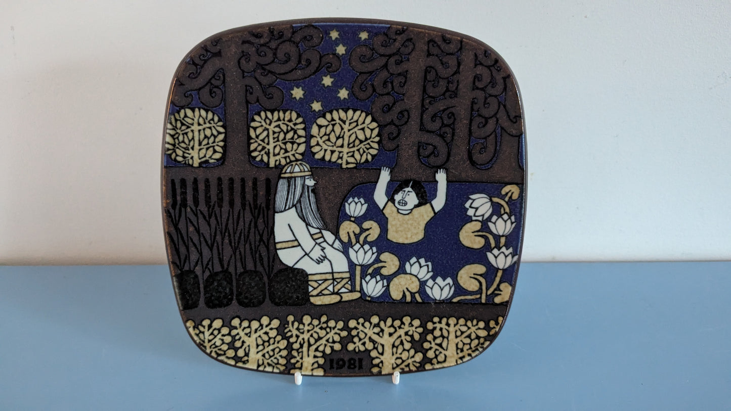 Arabia Kalevala Vuosilautanen 1981 (Raija Uosikkinen)