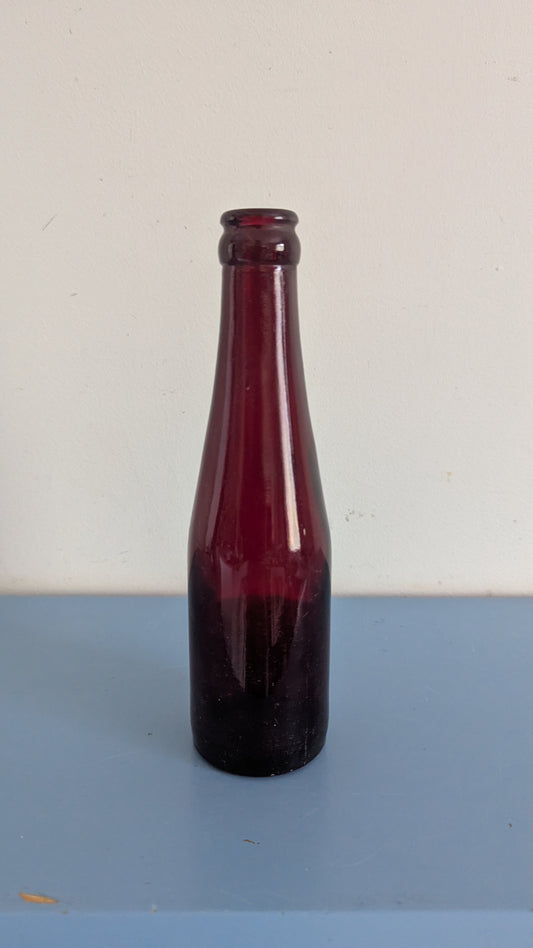 Anchor Hocking - Royal Ruby Olutpullo / Schlitz-pullo (1949–1963. 21cl)