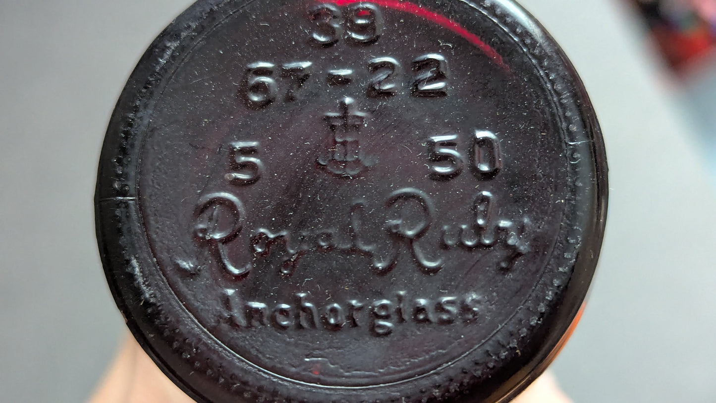 Anchor Hocking - Royal Ruby Olutpullo / Schlitz-pullo (1949–1963. 21cl)