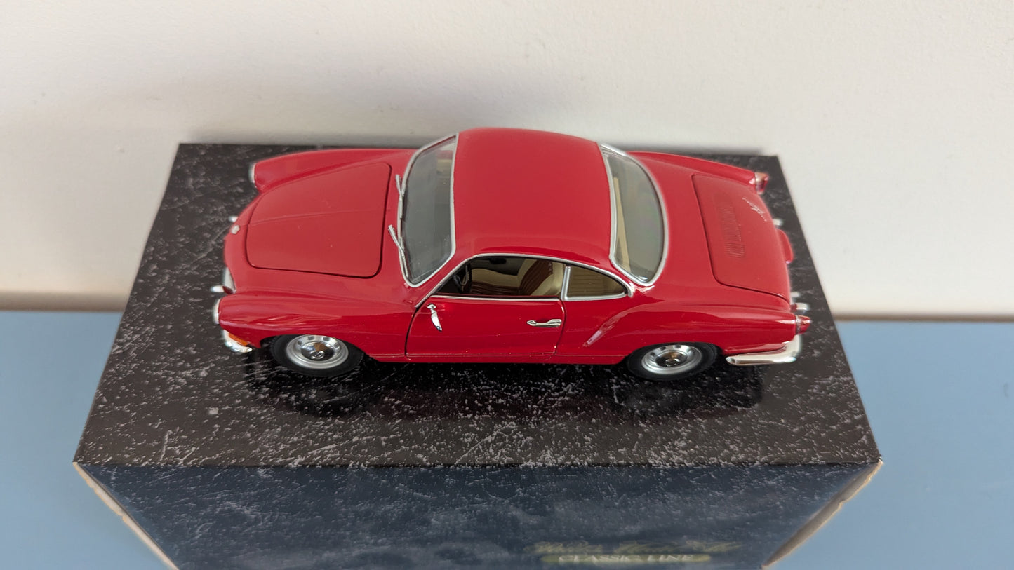 Paul's Model Art - Karmann Ghia Coupe (1/24, Alkuperäisessä Paketissa)