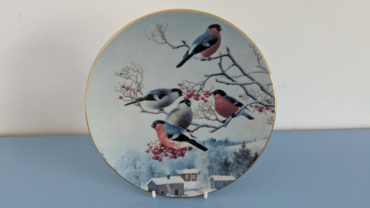 Arabia Punatulkkuja Pihlajassa Seinälautanen Nro 1 (Ferdinand von Wright)