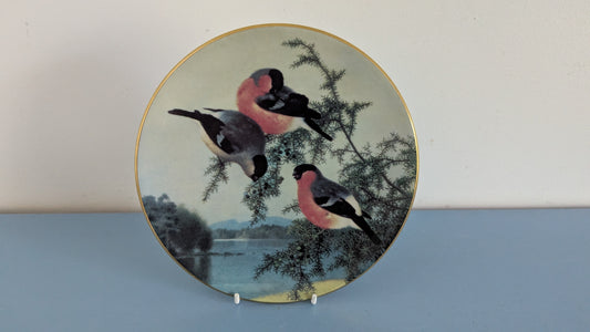 Arabia Punatulkkuja Katajassa Seinälautanen Nro 7 (Ferdinand von Wright)