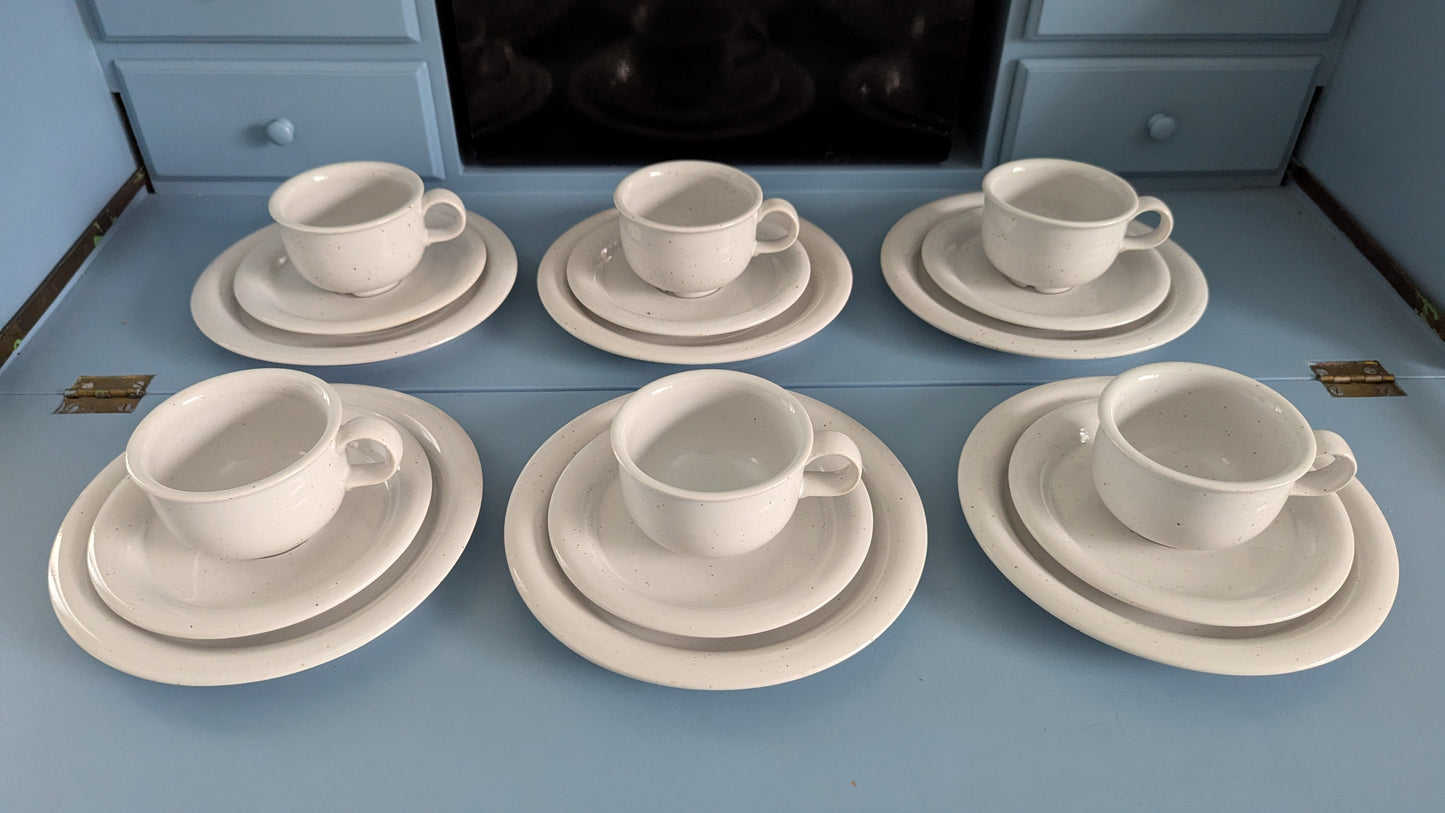 Pentik Menu Kahviastiasto Kuudelle Hengelle (18-osaa, 1984-1987, Peter Winquist)