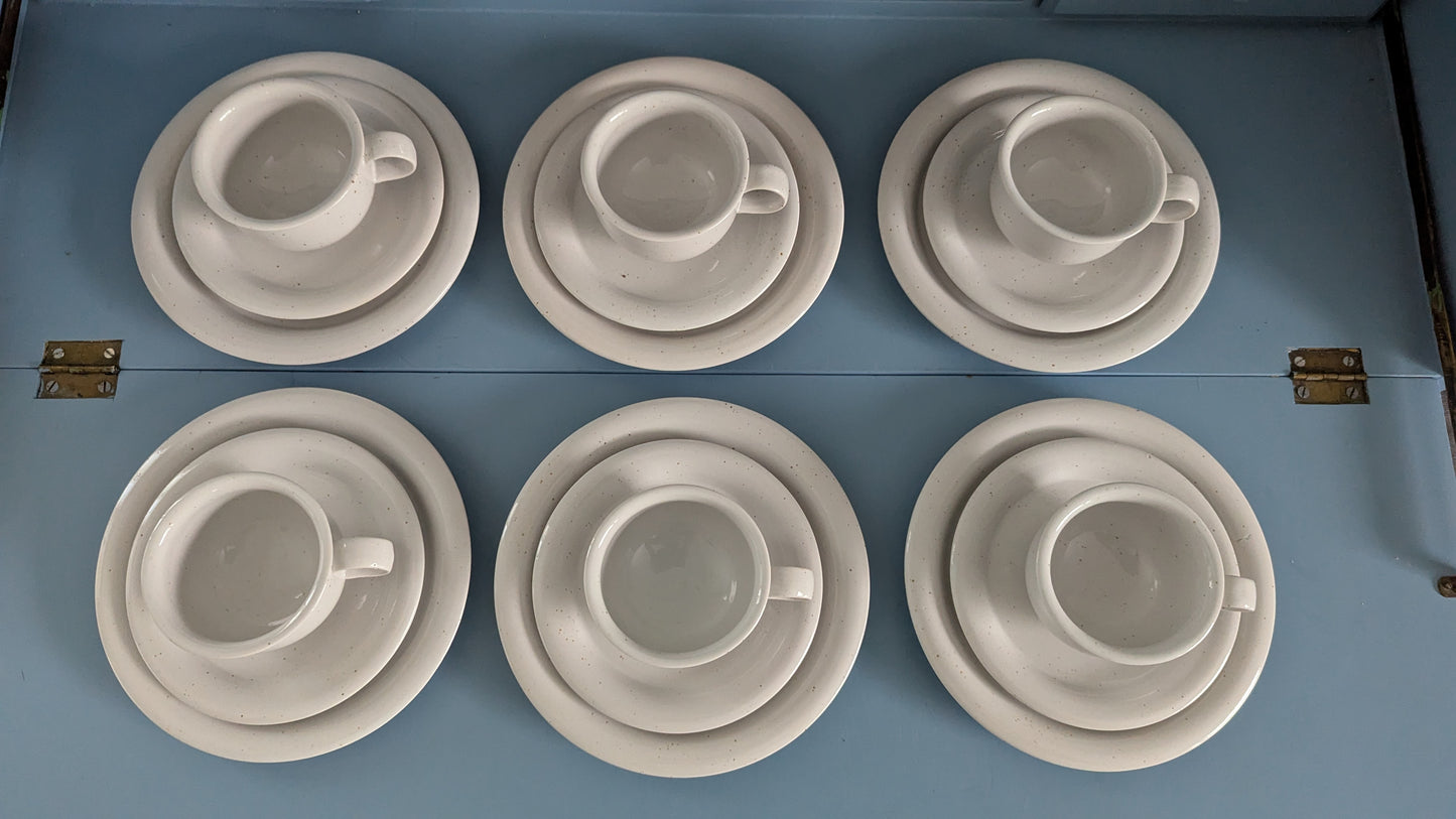 Pentik Menu Kahviastiasto Kuudelle Hengelle (18-osaa, 1984-1987, Peter Winquist)