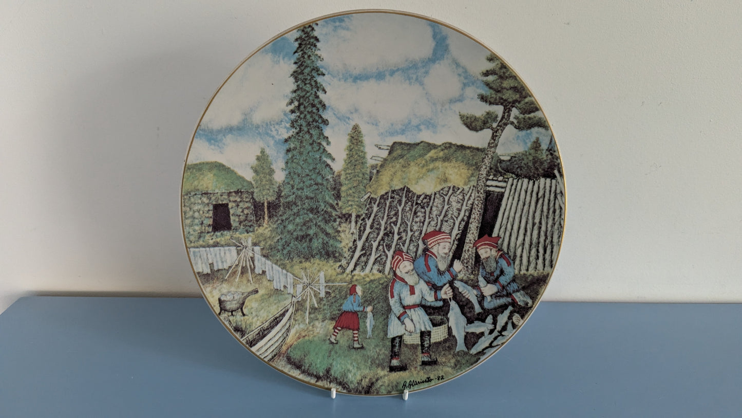 Arabia - Arabia Art 1982 Seinälautanen (Halk. 29.5cm, Andreas Alariesto)