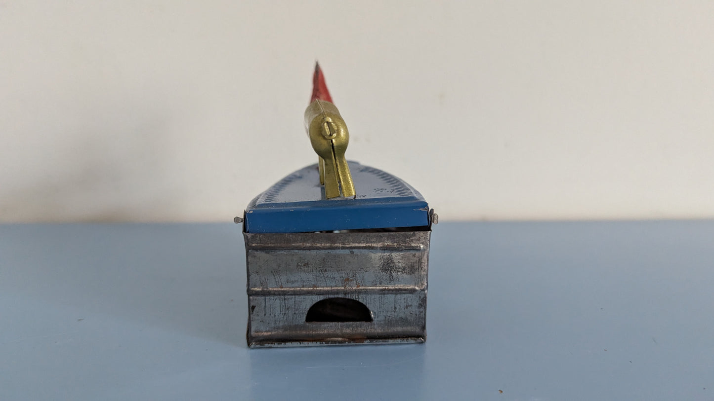 Vanha Peltinen Lasten Hiilikäyttöinen Silitysrauta