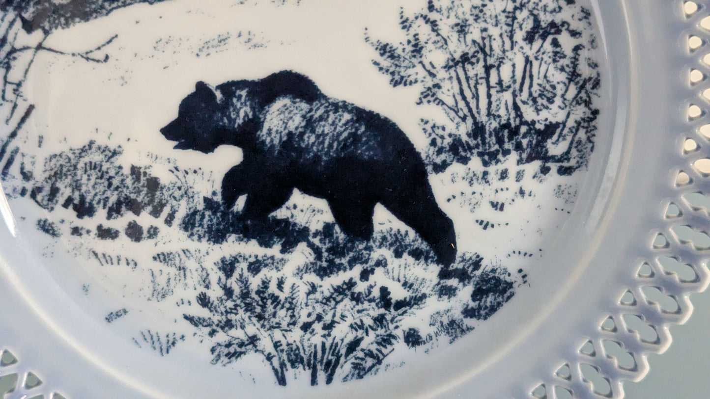 Bing & Grondahl Eläimiä Aamunkoitteessa - Karhu Vaelluksella Seinälautanen