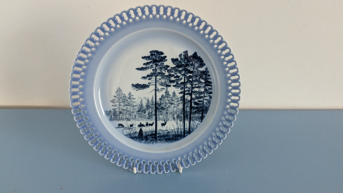 Bing & Grondahl Eläimiä Aamunkoitteessa - Metsäkauriiden Lauma Seinälautanen