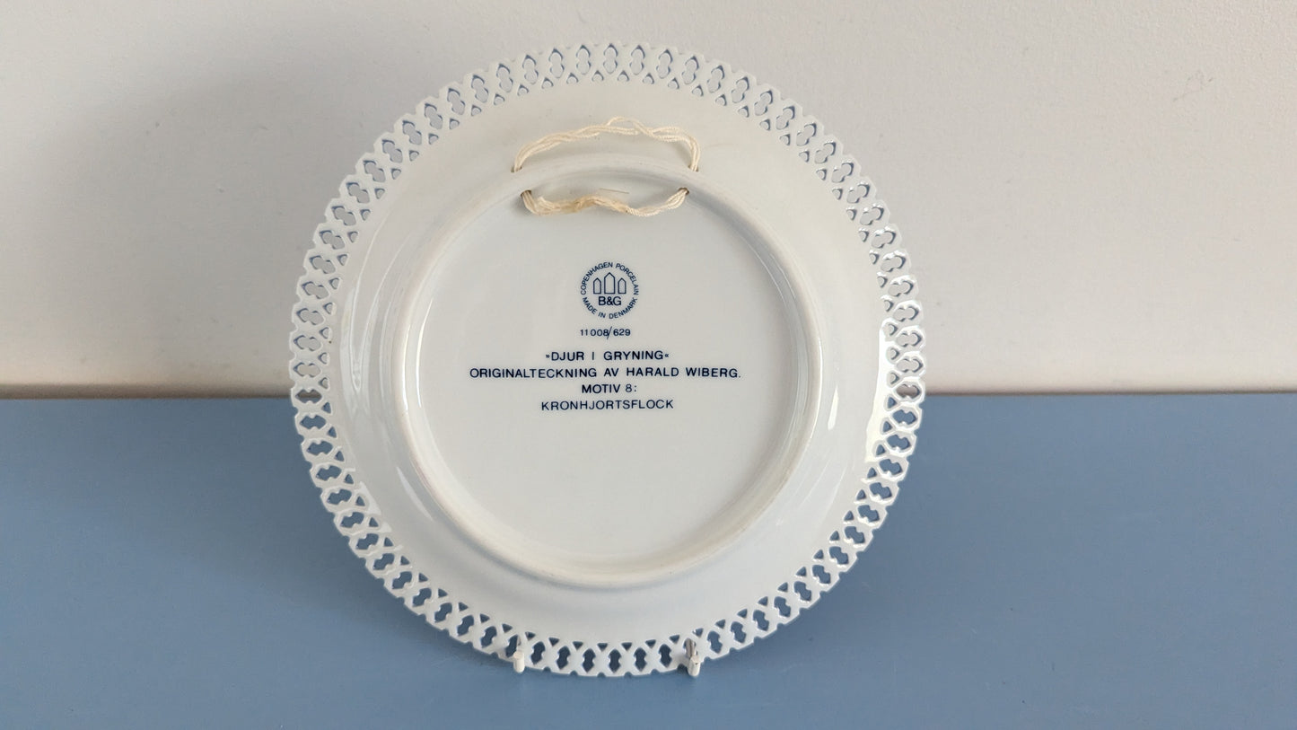 Bing & Grondahl Eläimiä Aamunkoitteessa - Metsäkauriiden Lauma Seinälautanen