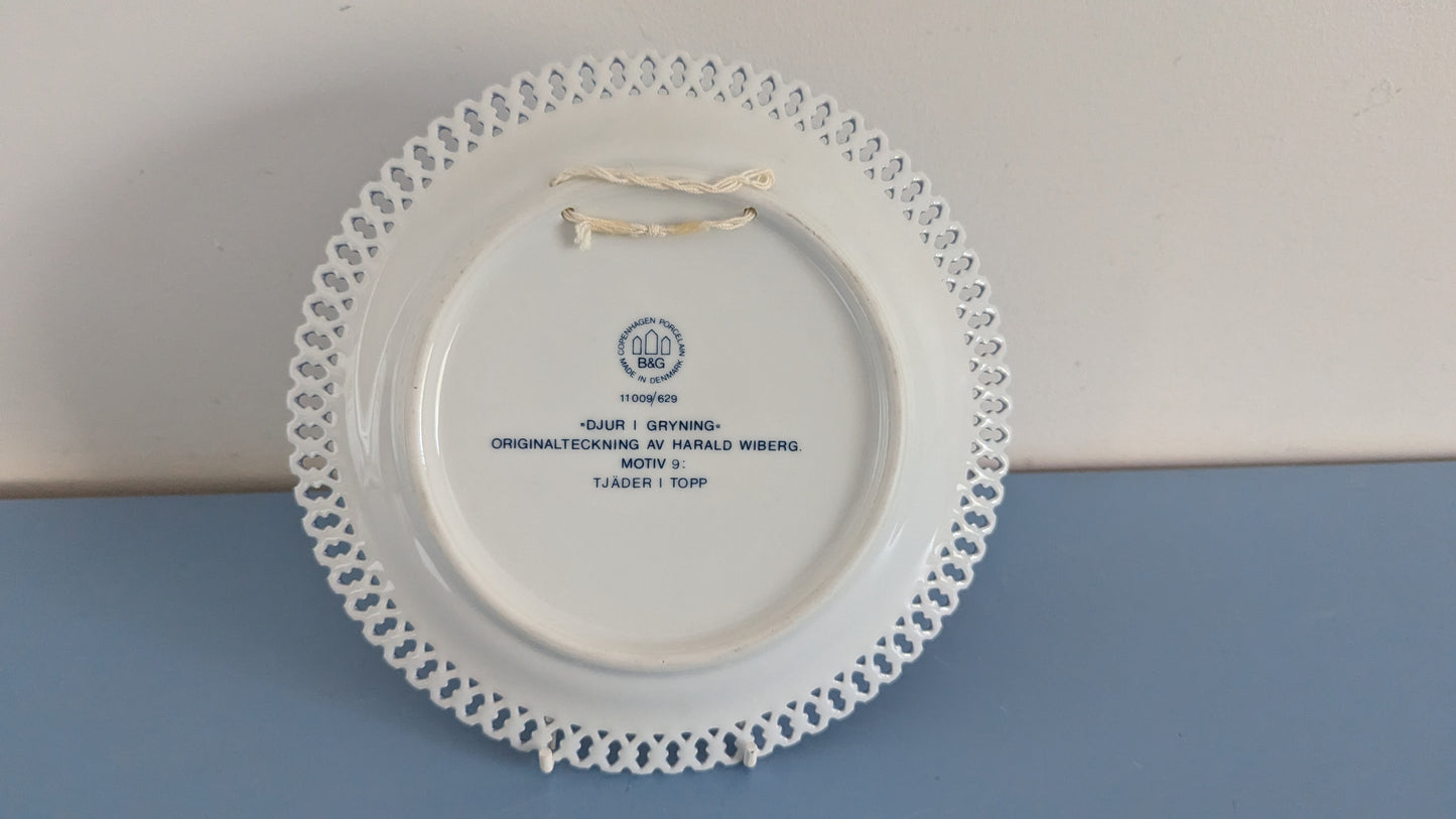 Bing & Grondahl Eläimiä Aamunkoitteessa - Metso Latvassa Seinälautanen