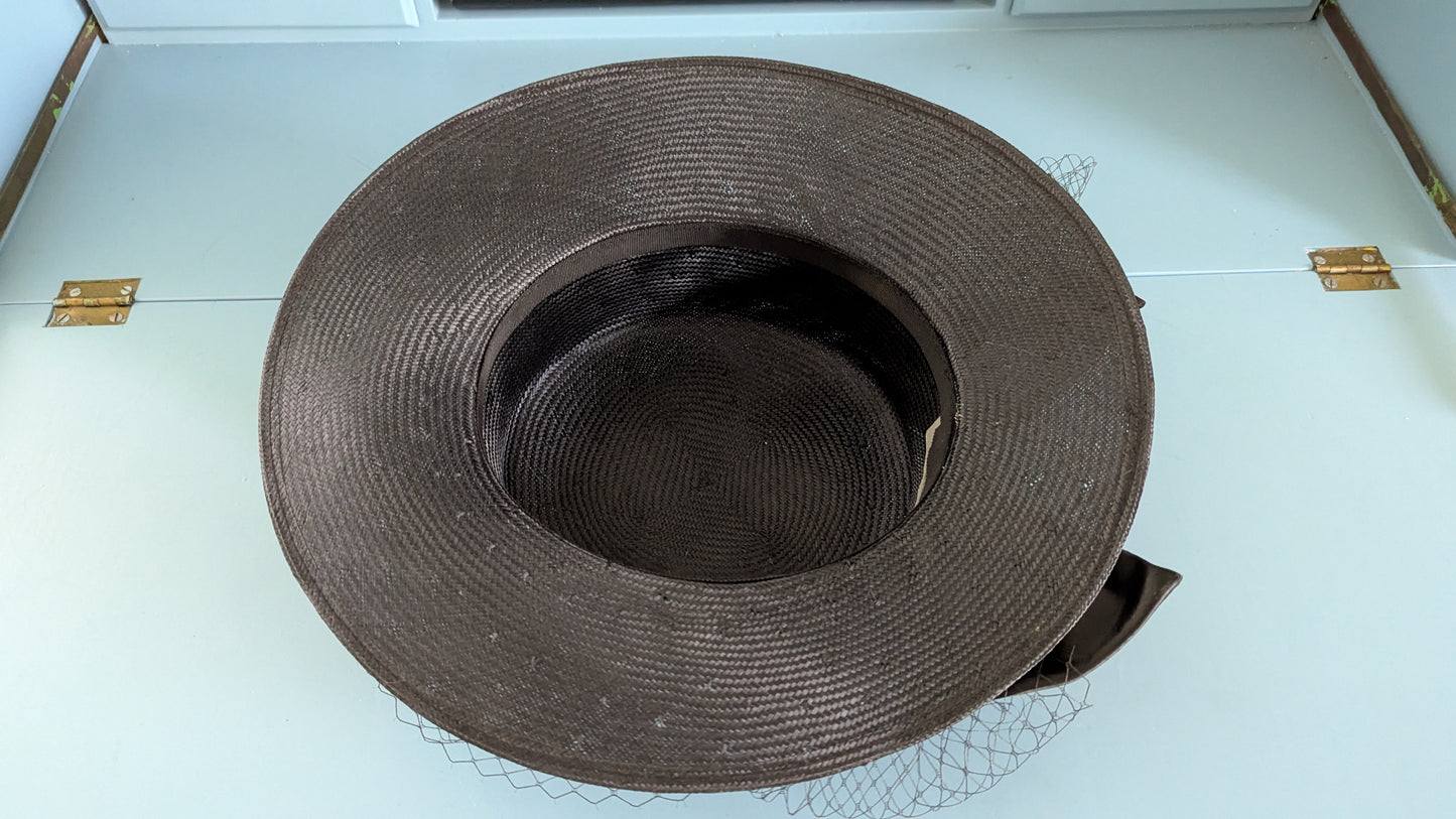 Naisten Englantilainen Rusetilla Koristeltu Hattu (Made in England, 100% Straw)