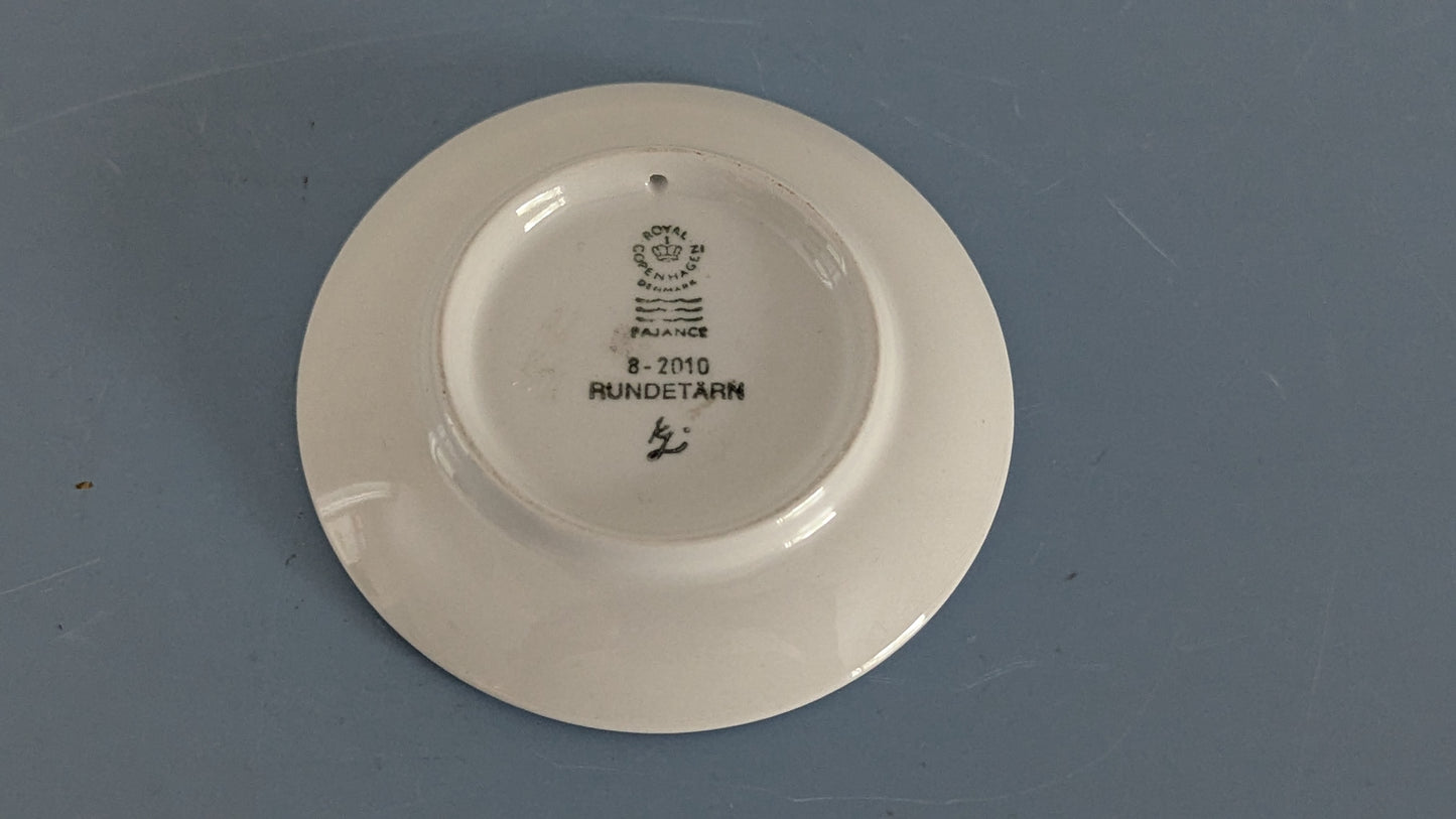 Royal Copenhagen Pyöreä Torni  - 2010 Sarjan Seinälautanen (Nro. 8)