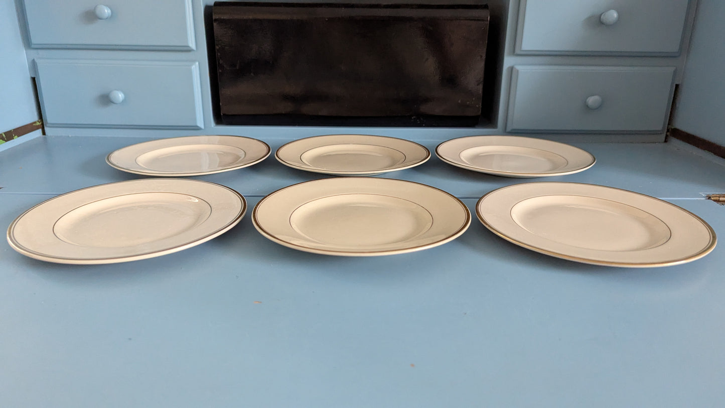 Arabia Ihanne Leivoslautanen / Leipälautanen (6kpl, Olga Osol, 1940-1956)