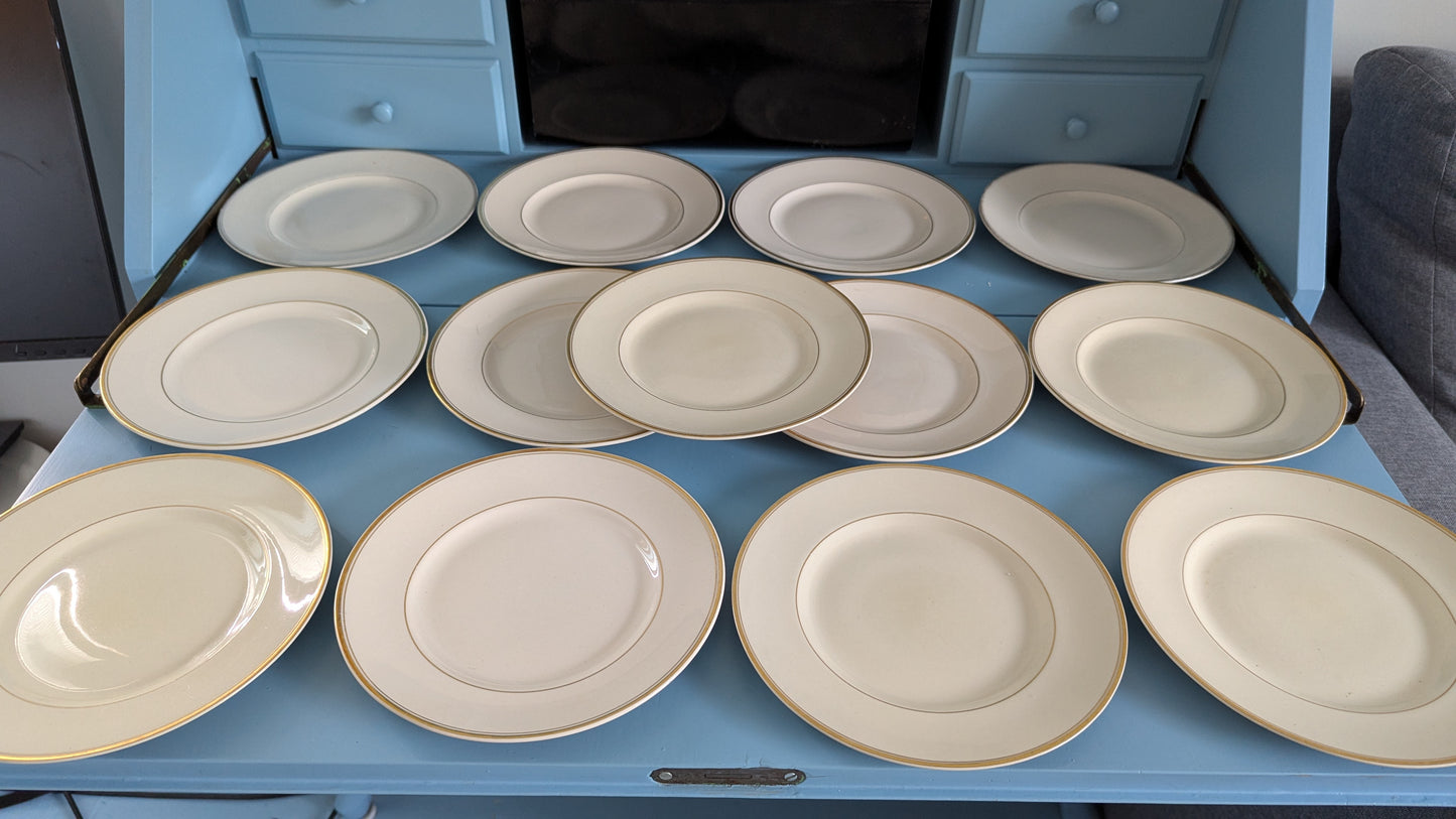 Arabia Ihanne Salaattilautanen / Alkuruokalautanen (13kpl, Olga Osol, 1940-1956)