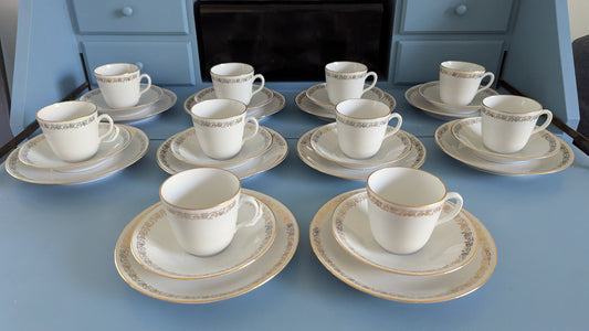 Rörstrand Lenita Kahviastiasto Kymmenelle Hengelle (30-osainen)