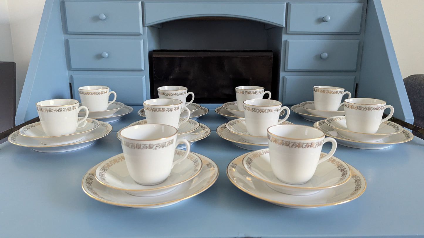 Rörstrand Lenita Kahviastiasto Kymmenelle Hengelle (30-osainen)