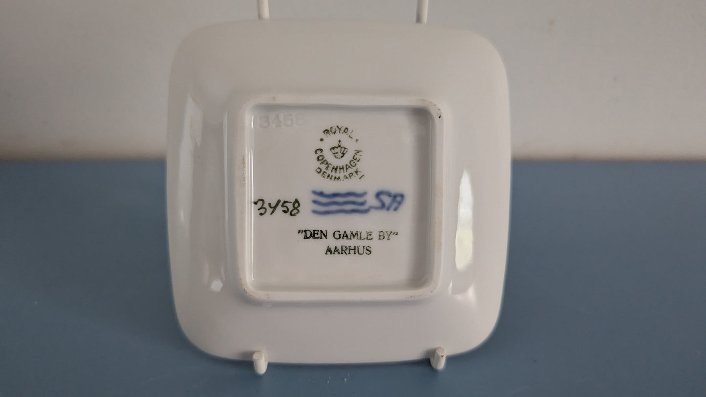 Royal Copenhagen - Aarhusin Vanhakaupunki Tuhka-astia / Seinälautanen (1961)