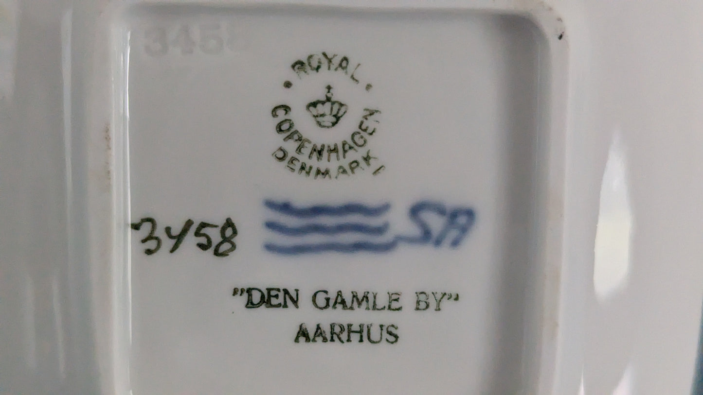 Royal Copenhagen - Aarhusin Vanhakaupunki Tuhka-astia / Seinälautanen (1961)