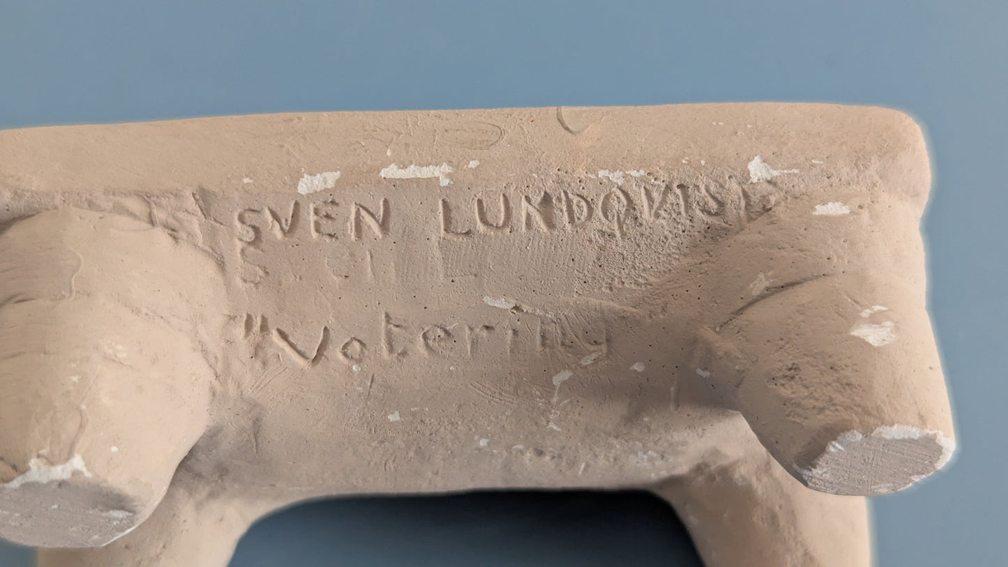 Sven Lundqvist - Votering / Äänestys (Signeerattu Kipsiveistos)