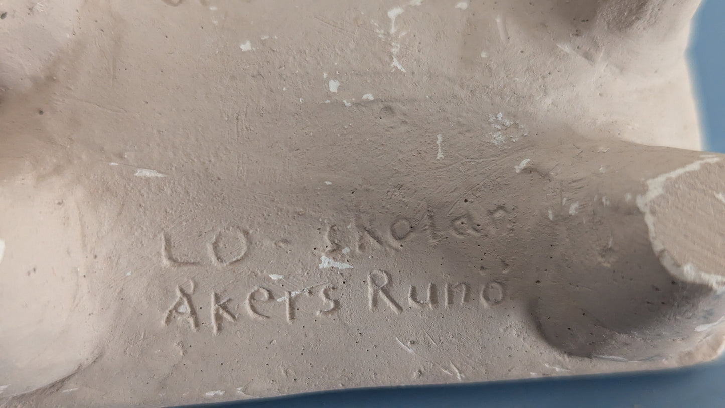 Sven Lundqvist - Votering / Äänestys (Signeerattu Kipsiveistos)