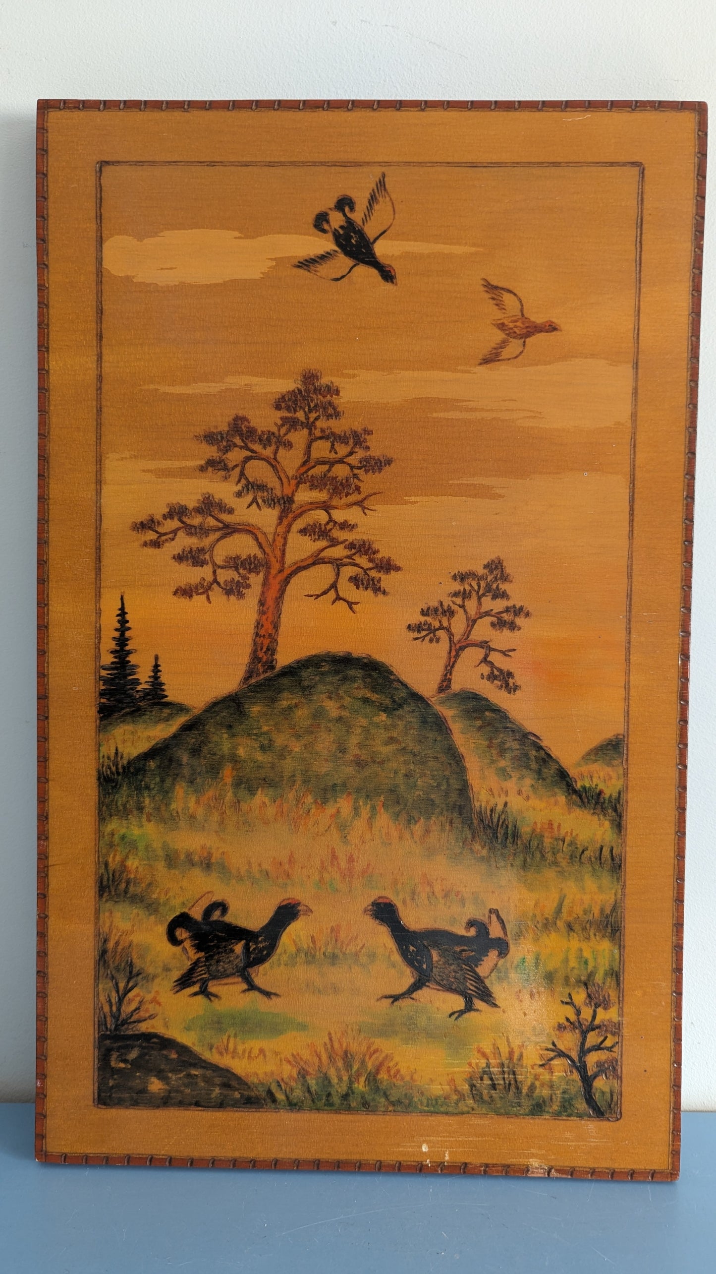 Sven Edwin Ritvall - Orrlek (Signeerattu, Puulle Tehty Pyrografia / Akvarelli)