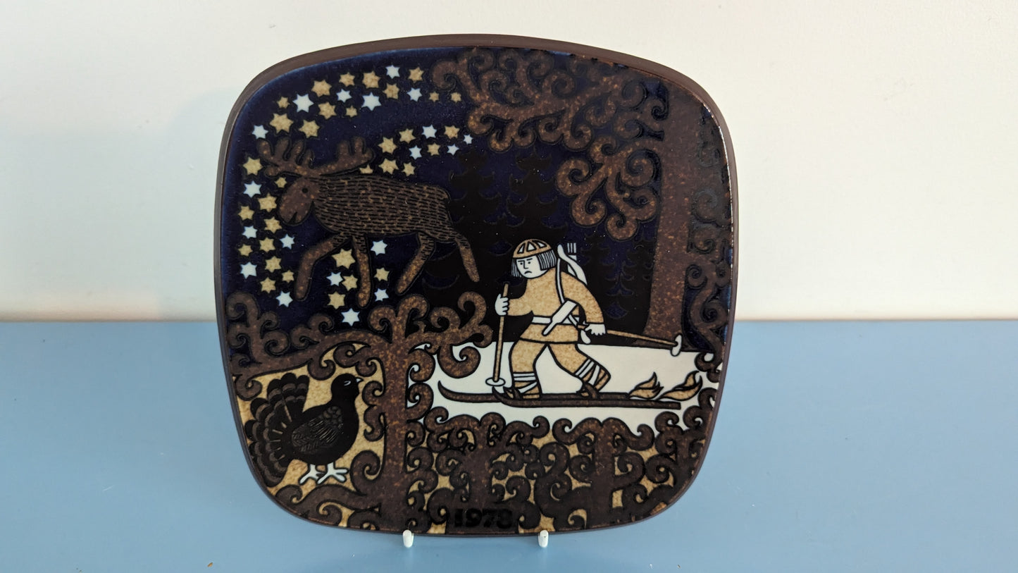 Arabia Kalevala Vuosilautanen 1978 (Raija Uosikkinen)