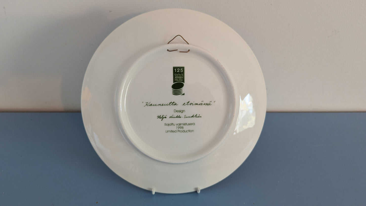 Arabia Kauneutta Etsimässä Seinälautanen (1998, Heljä Liukko-Sundström)