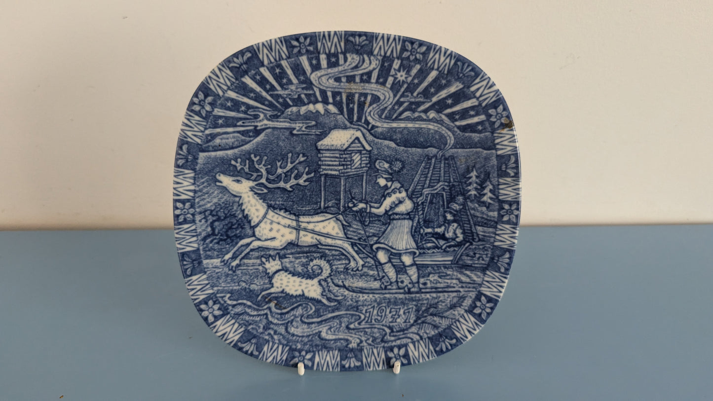 Rörstrand Nils Lapissa Joululautanen 1971 (Gunnar Nylund)