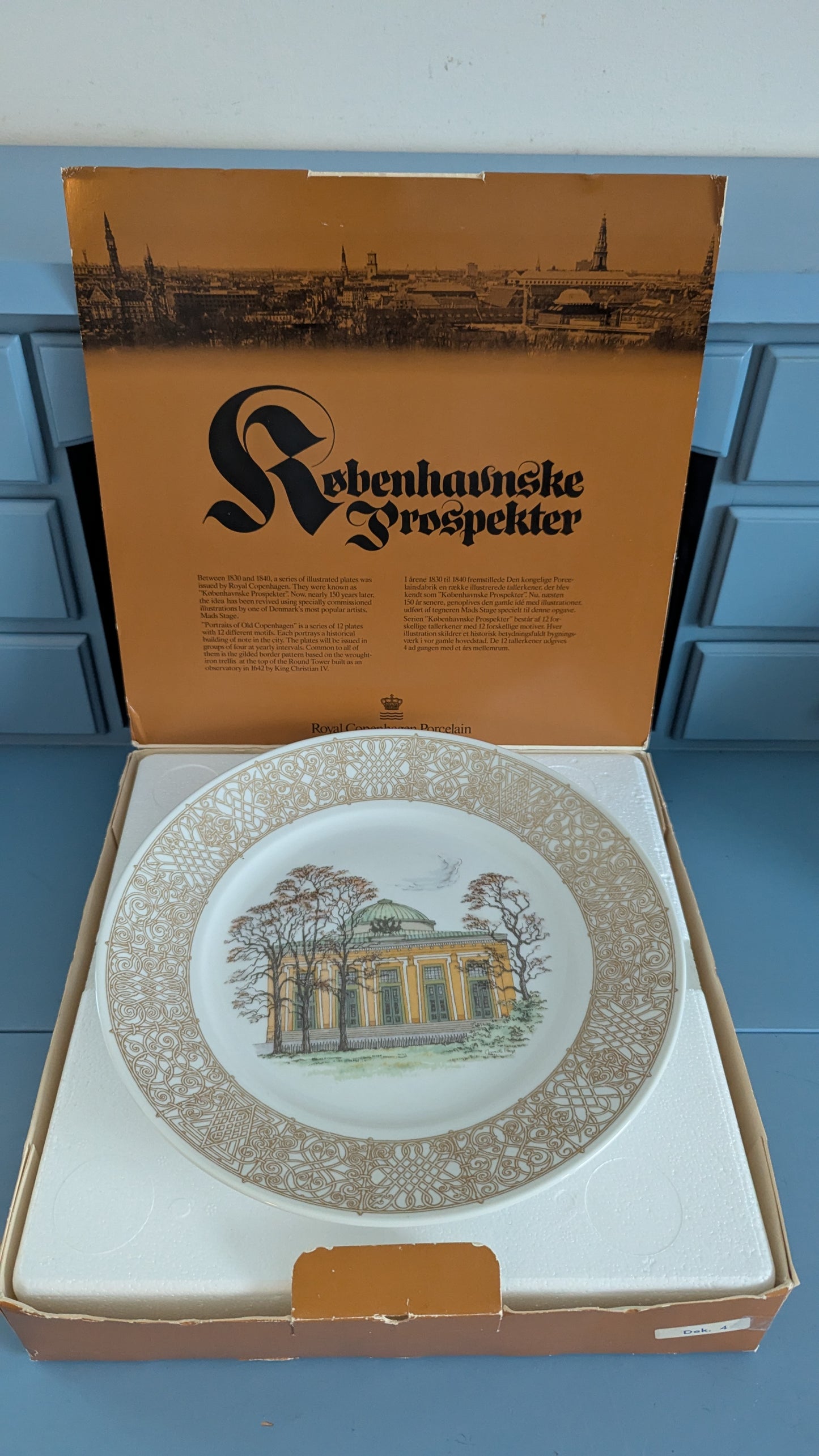 Royal Copenhagen Thorvaldsenin Museo Seinälautanen (1977, Alk. Paketissa)